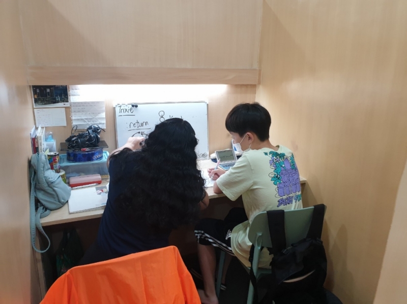 フィリピン留学 Cebu21 - CELLA Premium Campus-Class Room-8
